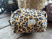 Charger l'image dans la galerie, TROUSSE DE TOILETTE BËLLEMME "LÉOPARD "
