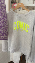 Charger l'image dans la galerie, SWEAT " ICONIC"
