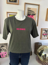 Charger l'image dans la galerie, TEE SHIRT "ICONIC"
