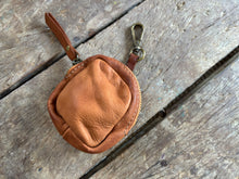 Charger l'image dans la galerie, SAC BANANE "ALINE"
