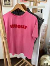 Charger l&#39;image dans la galerie, TEE SHIRT &quot;AMOUR&quot;
