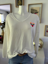 Charger l&#39;image dans la galerie, SWEAT &quot; COEUR&quot;
