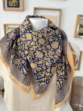 Charger l&#39;image dans la galerie, FOULARD &quot;BËLLEMME&quot;
