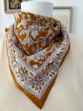 Charger l&#39;image dans la galerie, FOULARD &quot;BËLLEMME&quot;
