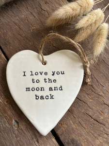 COEUR À SUSPENDRE "I LOVE YOU TO THE MOON AND BACK"