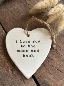 COEUR À SUSPENDRE "I LOVE YOU TO THE MOON AND BACK"