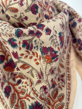 Charger l'image dans la galerie, FOULARD "BËLLEMME"
