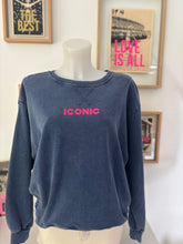 Charger l'image dans la galerie, SWEAT " ICONIC"
