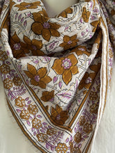 Charger l'image dans la galerie, FOULARD "SO FAMILY"
