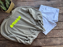 Charger l'image dans la galerie, SWEAT " AMOUR"
