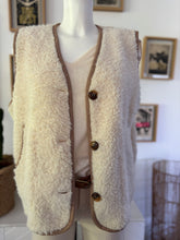 Charger l&#39;image dans la galerie, GILET &quot;MOUMOUTE&quot;
