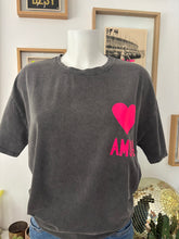 Charger l&#39;image dans la galerie, TEE SHIRT &quot;AMOR&quot;

