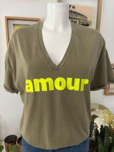 Charger l&#39;image dans la galerie, TEE SHIRT &quot;AMOUR&quot;
