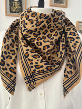 Charger l&#39;image dans la galerie, FOULARD &quot;BËLLEMME&quot;
