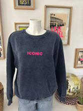 Charger l&#39;image dans la galerie, SWEAT &quot; ICONIC&quot;
