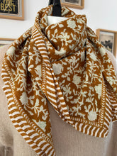 Charger l&#39;image dans la galerie, FOULARD &quot;BËLLEMME&quot;
