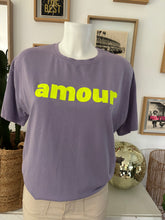 Charger l&#39;image dans la galerie, TEE SHIRT &quot;AMOUR&quot;
