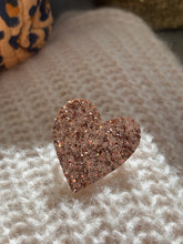 Charger l&#39;image dans la galerie, BROCHE &quot;COEUR&quot;
