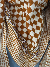 Charger l&#39;image dans la galerie, FOULARD &quot;BËLLEMME&quot;

