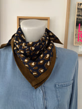 Charger l&#39;image dans la galerie, FOULARD &quot;BËLLEMME&quot;
