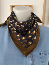 Charger l&#39;image dans la galerie, FOULARD &quot;BËLLEMME&quot;
