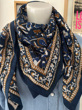 Charger l&#39;image dans la galerie, FOULARD &quot;BËLLEMME&quot;
