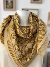 Charger l&#39;image dans la galerie, FOULARD &quot;BËLLEMME&quot;
