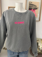 Charger l&#39;image dans la galerie, SWEAT &quot; ICONIC&quot;
